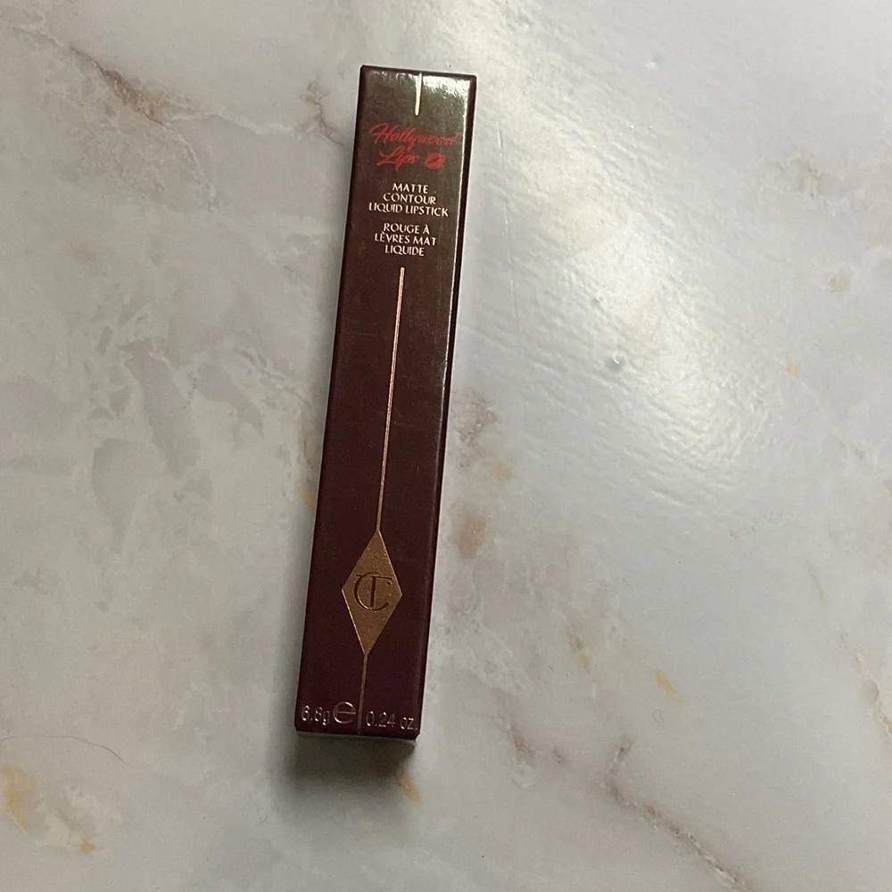 Charlotte Tilbury Hollywood Lips Matte Liquid Lipstick in Best Actress